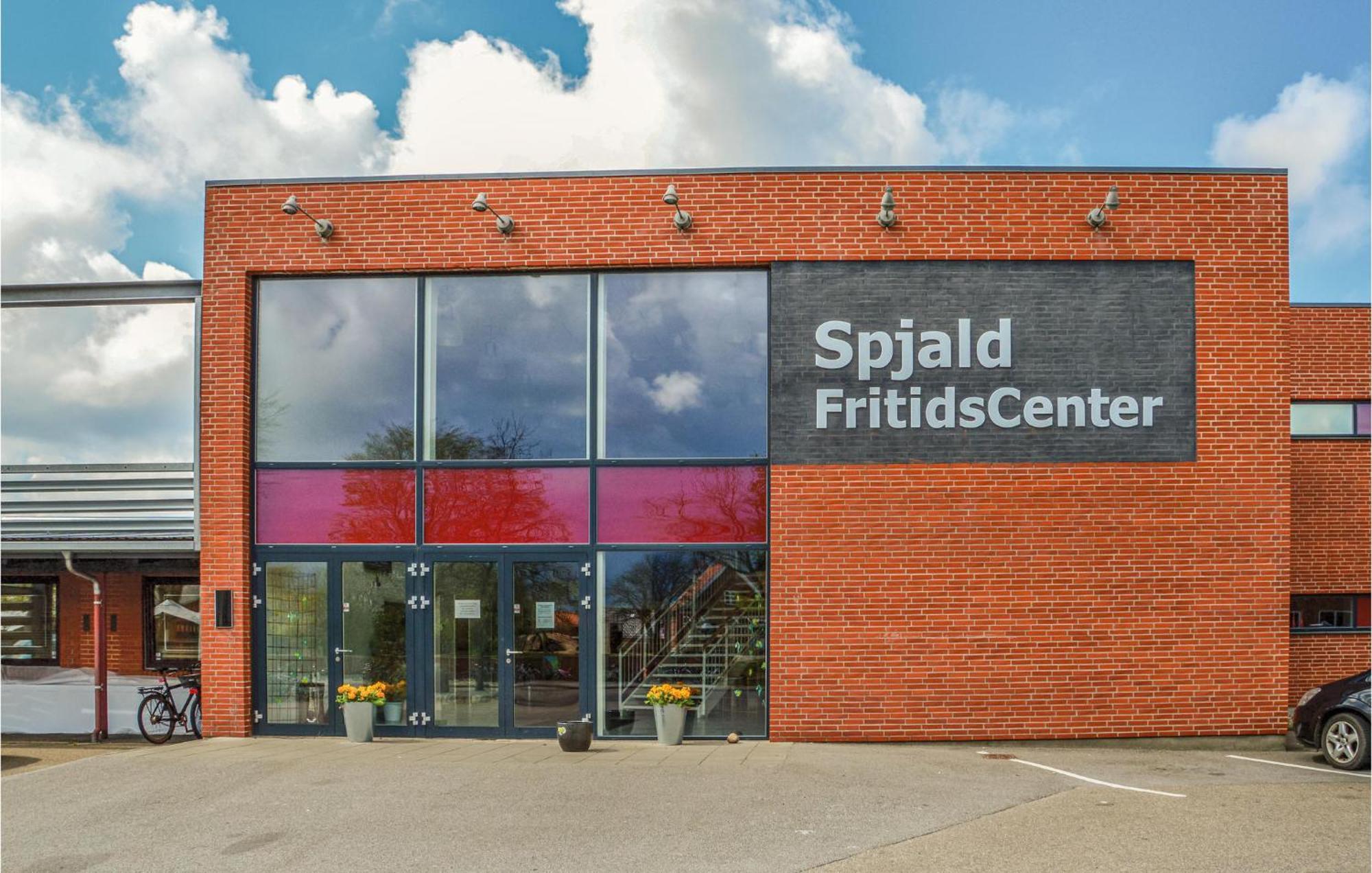 Awesome Home In Spjald With Wifi Exterior foto